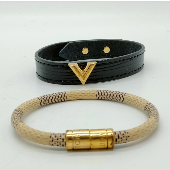 Louis Vuitton LV Brooch Pin  Bracelet  plastic Leather - Picture 4 of 5